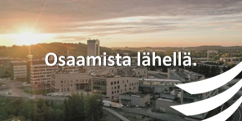 Savilahden rakennukset aamuauringossa, minkä päällä on teksti Osaamista lähellä.